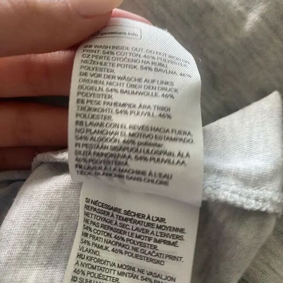 Snakeskin Mickey Mouse H&M Disney Tee Size small - Picture 6 of 6